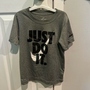 Nike dri-fit t shirt. boys size 7.